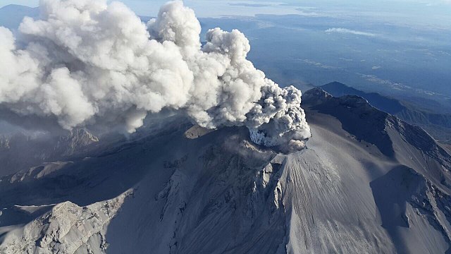Impactantes imágenes de la erupción del volcán Calbuco, Chile