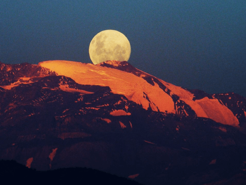 El Plomo es y fue muy importante para el valle central de Chile. Sus alineaciones con la luna nos remontan a la época precolombina.
