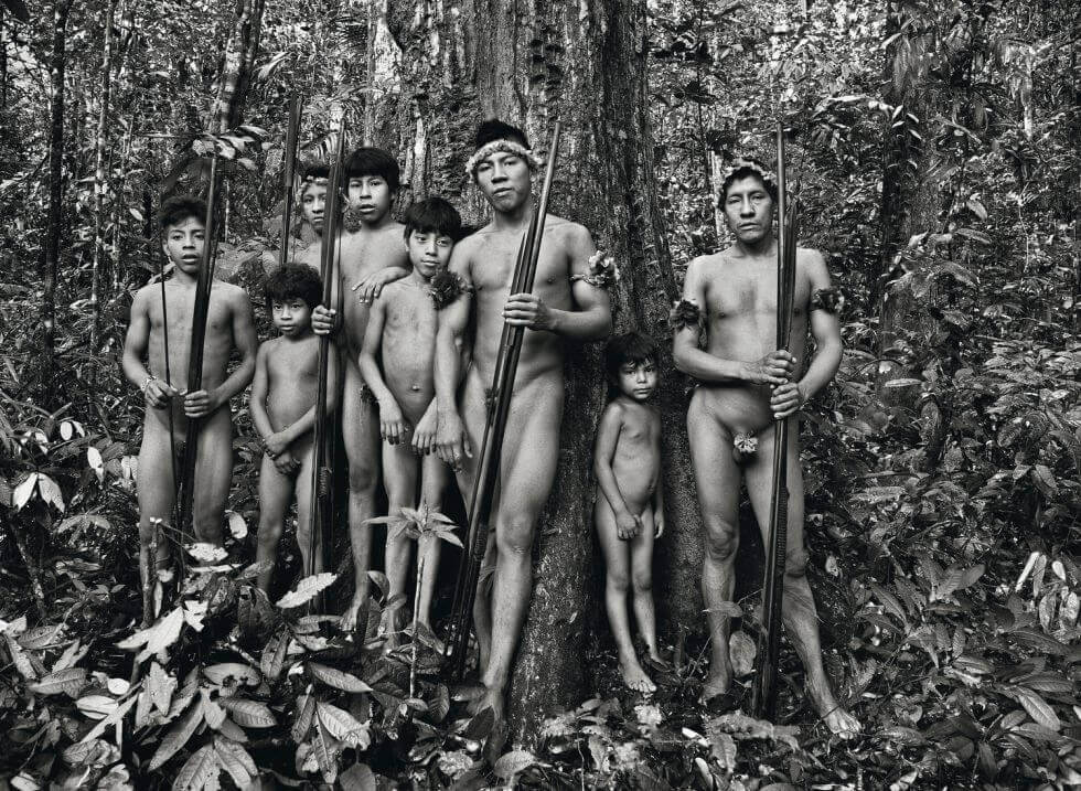 Fotografía tomada por Salgado a la Tribú Awa en el noreste de Brasil. ©El País