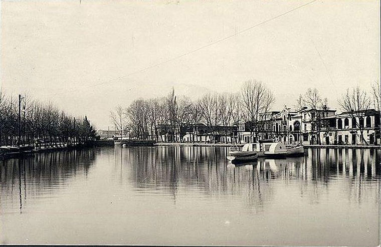 Parque Forestal y su laguna en 1906 © Santiagoadicto