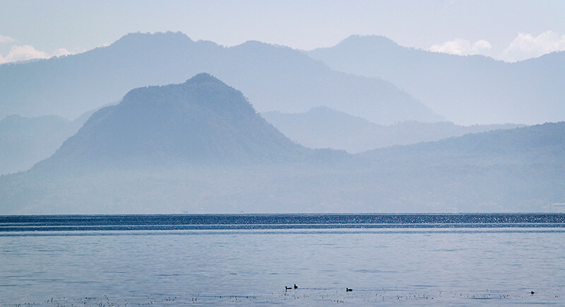 Vista al lago Atiplan ©Fernando Rosselot