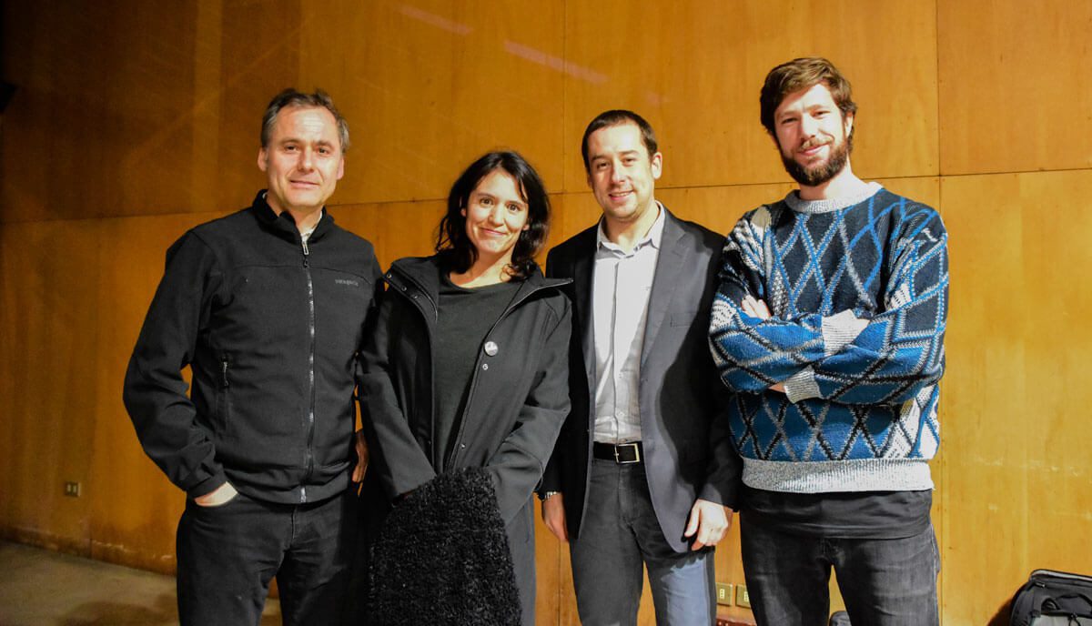 Los expositores de izquierda a derecha. Pablo Valenzuela, Florencia Ortúzar, Alexis Segovia y Carlos Hevia