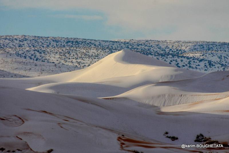 Las impactantes imágenes del desierto del Sahara cubierto de nieve