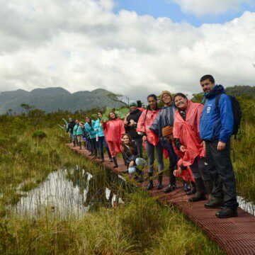 Jóvenes científicos de Rapa Nui viajaron a Chiloé y Melimoyu para aprender de biodiversidad
