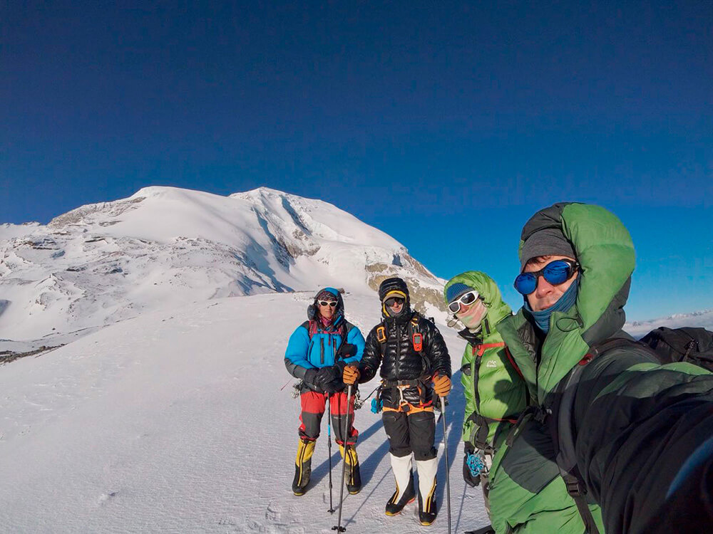 Cordada que intentará ascender la séptima cumbre más alta del mundo ©Juan Luis De Heeckeren