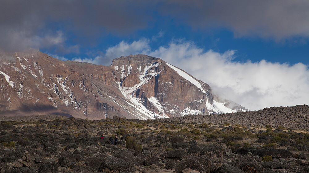 Vista de la cara Este de Kibo Peak ©C. Brown