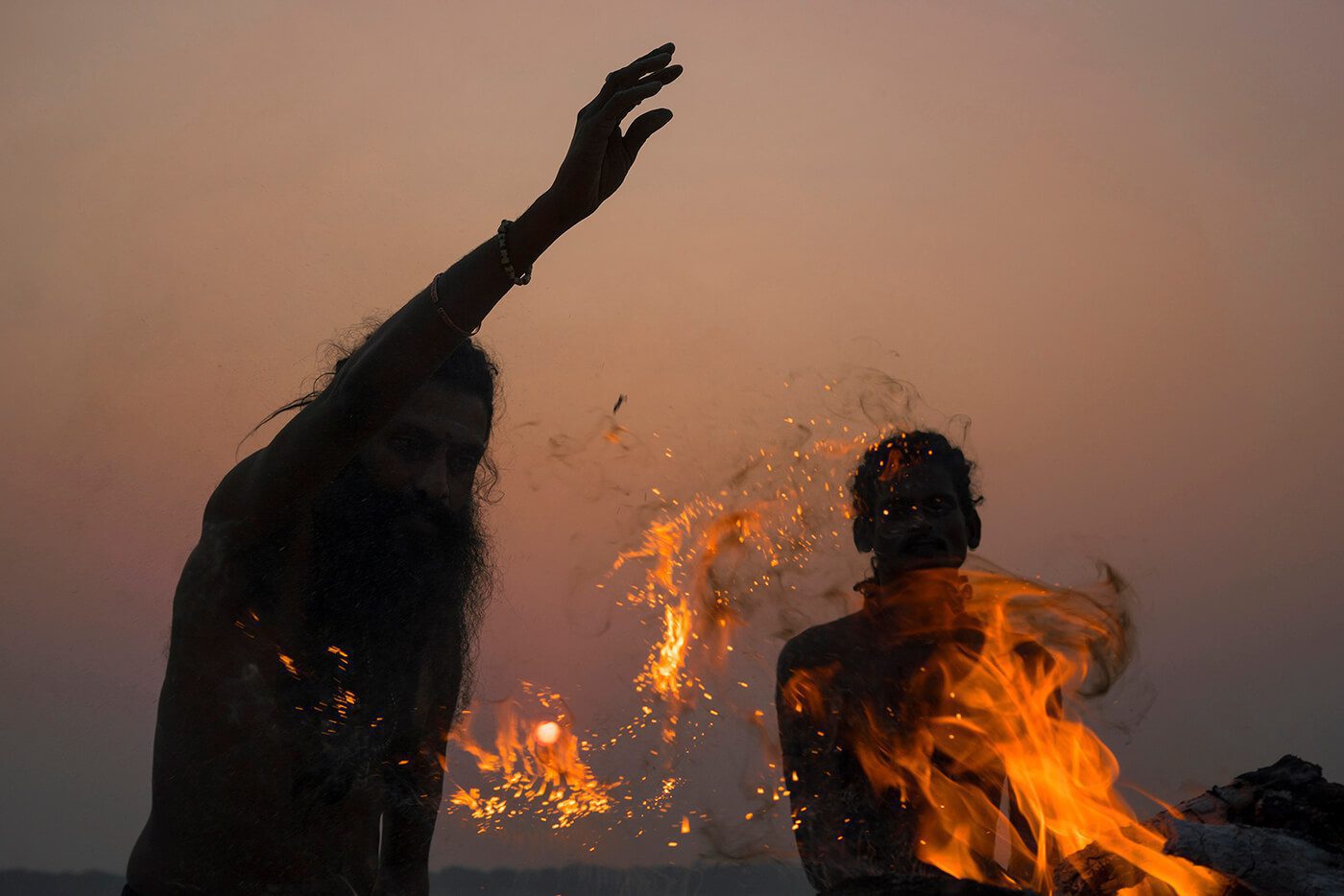 Lo que aprendí en un mes compartiendo con el culto caníbal Aghoris en India