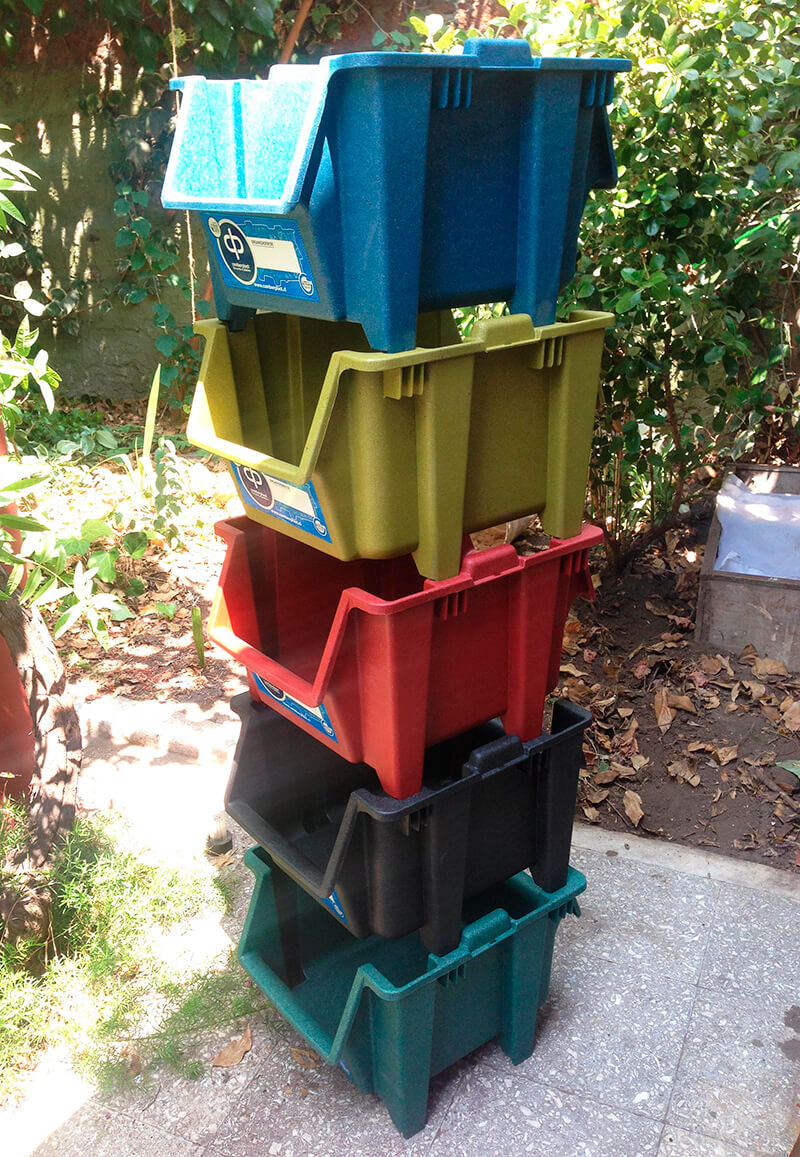 Módulos de reciclaje hechos con plásticos reciclados por Comberplast ©Camila Silva/@nomedalomismo