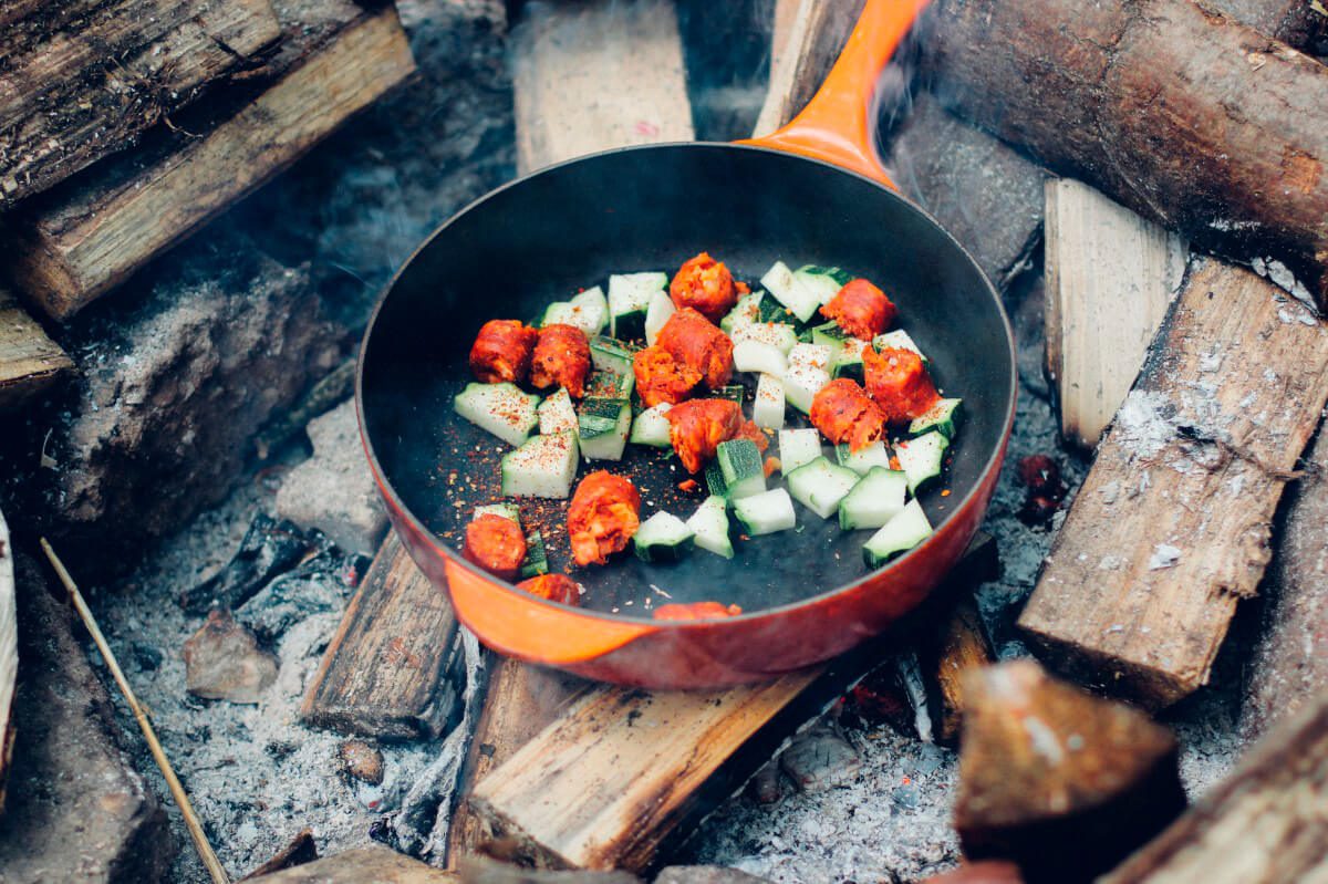 10 ideas prácticas de comidas para camping