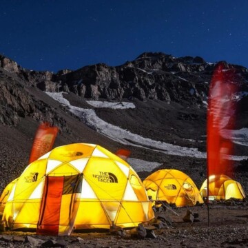Base Camp en el cerro El Plomo recibirá el 2019 con cine bajo las estrellas