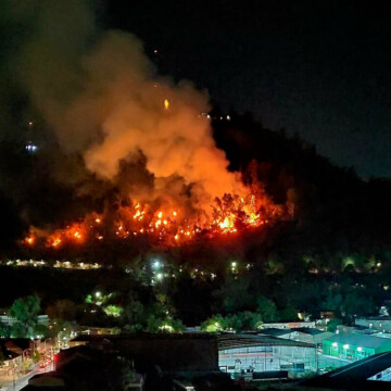 Incendio en el cerro San Cristóbal es controlado