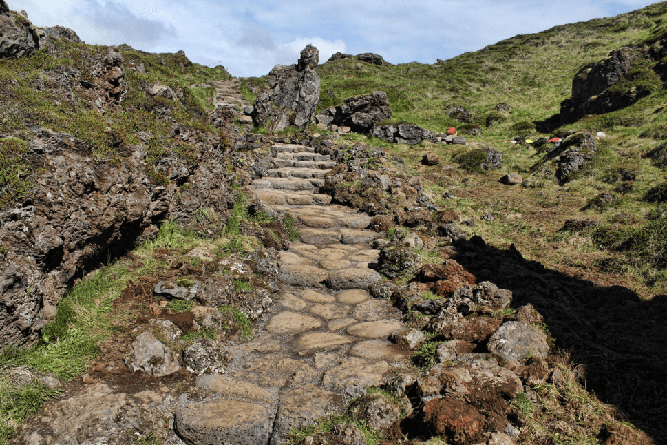 Escalera en el Parque Nacional Snæfellsjökull ©Stokkar og Steinar