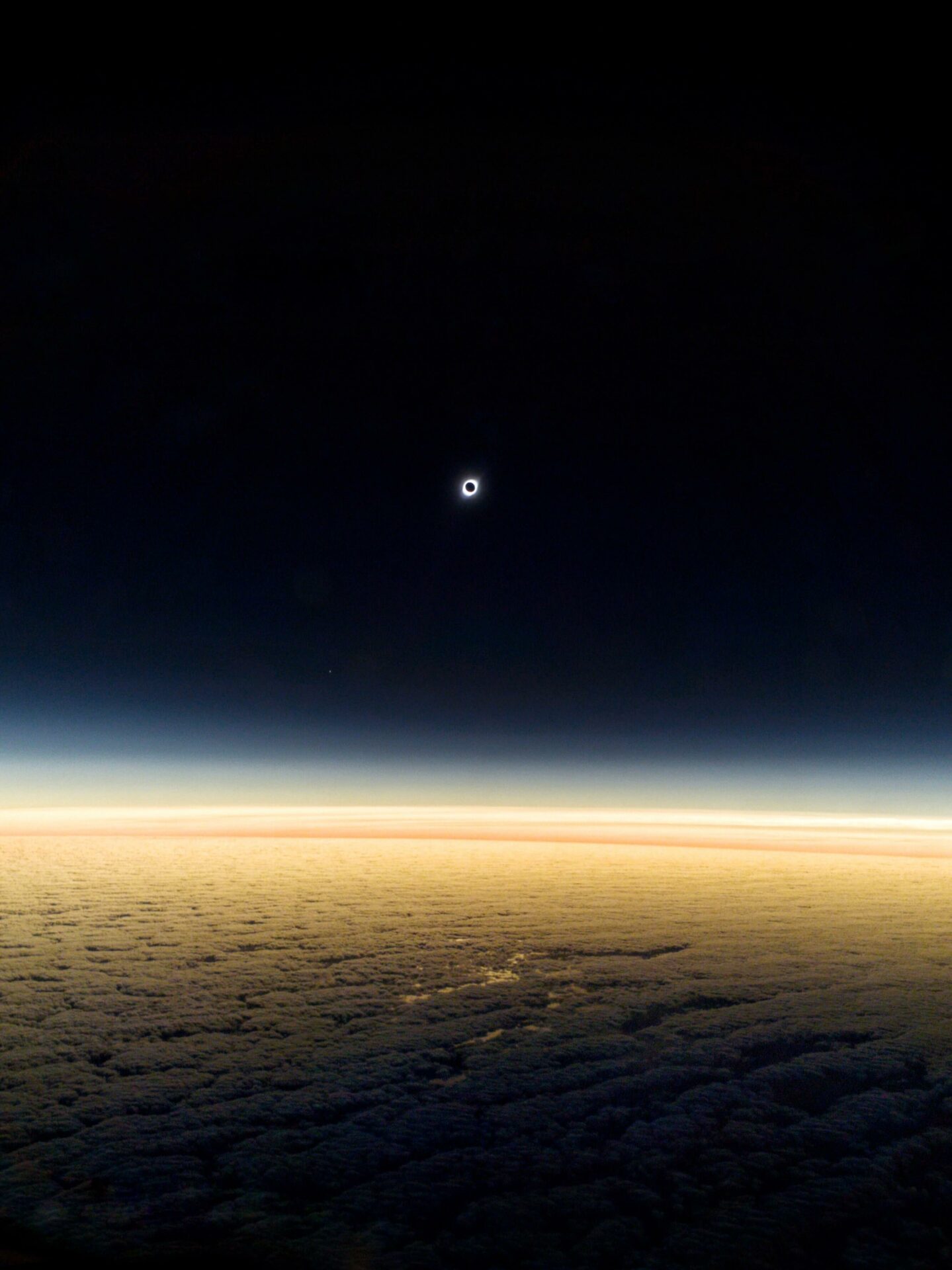 Eclipse solar desde el aire