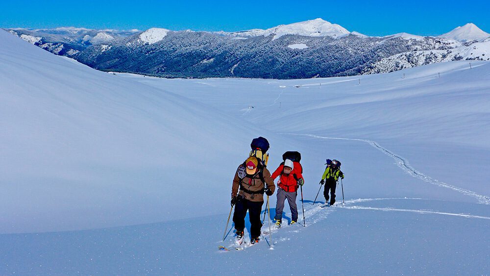 Travesía en randonnée: uniendo los centros de esquí Corralco y Arenales