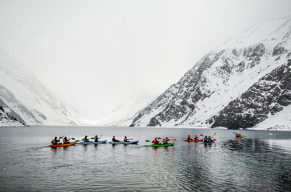 Kayak en la Laguna del Inca: un panorama para disfrutar de los paisajes cordilleranos