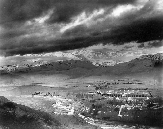 Vista al Mapocho y el oriente de Santiago en 1922, desde el cerro San Cristóbal