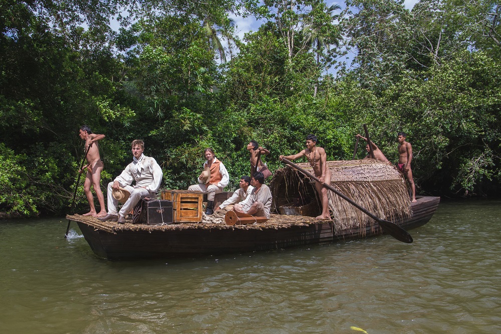 _MG_4094 Humboldt (Timmi Trinks) und Bonpland (Kornel Doman) auf einem Boot auf dem Orinoco River – Marco Perdomo zdf