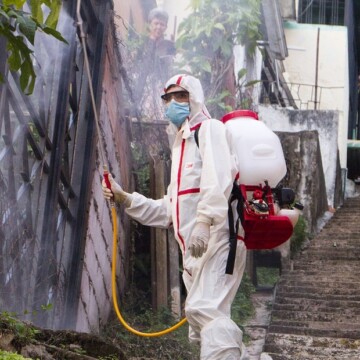 ¿Cómo afecta al medioambiente? Los riesgos del uso indiscriminado de amonio cuaternario y otros desinfectantes en tiempos de pandemia