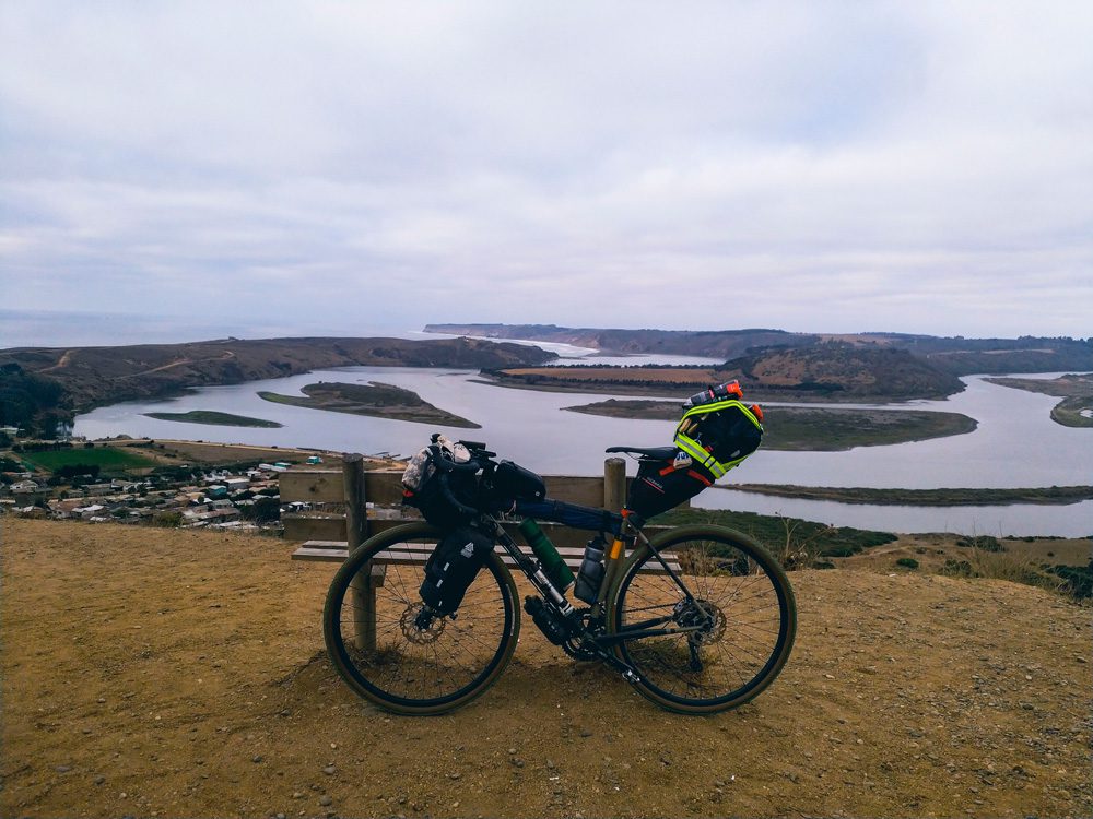 Explorando una ruta de bikepacking costero entre Santiago y Pichilemu