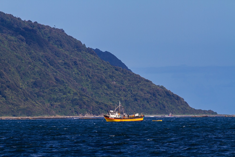 Pesca en isla Guafo ©Evelyn Pfeiffer / WWF Chile