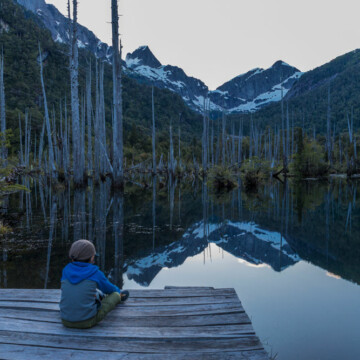 “Ha nacido un explorador”: la primera experiencia de trekking de un niño de cinco años en el sur de Chile