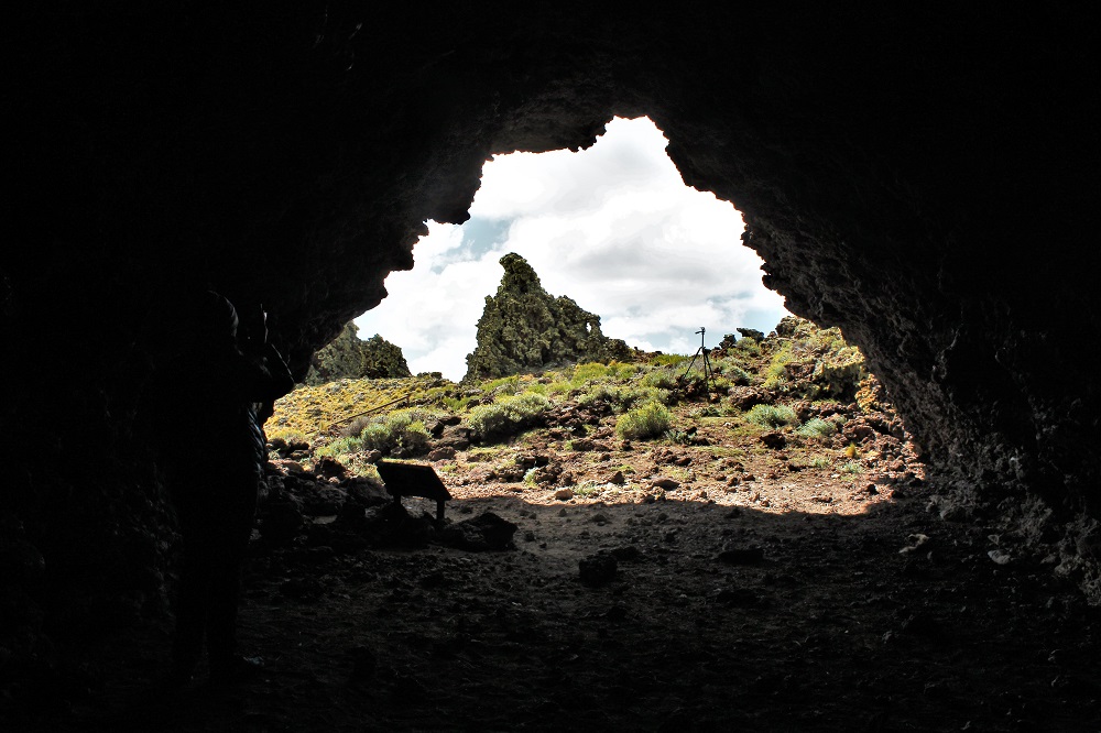 Dentro de la cueva en Pali Aike ©Manuel Sierpe Barrientos