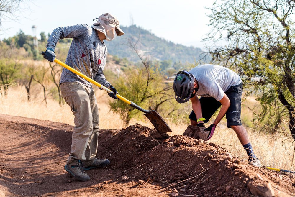 Soil Searching: la iniciativa para apoyar a los constructores de senderos de mountain bike llega a Chile