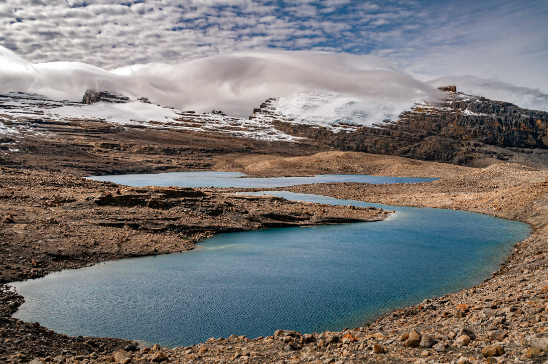Laguna grande de la Sierra. Se distinguen los picos Toti (izquierda) y Pan de Azúcar (derecha). Crédito: © Juan José Escobar Gil
