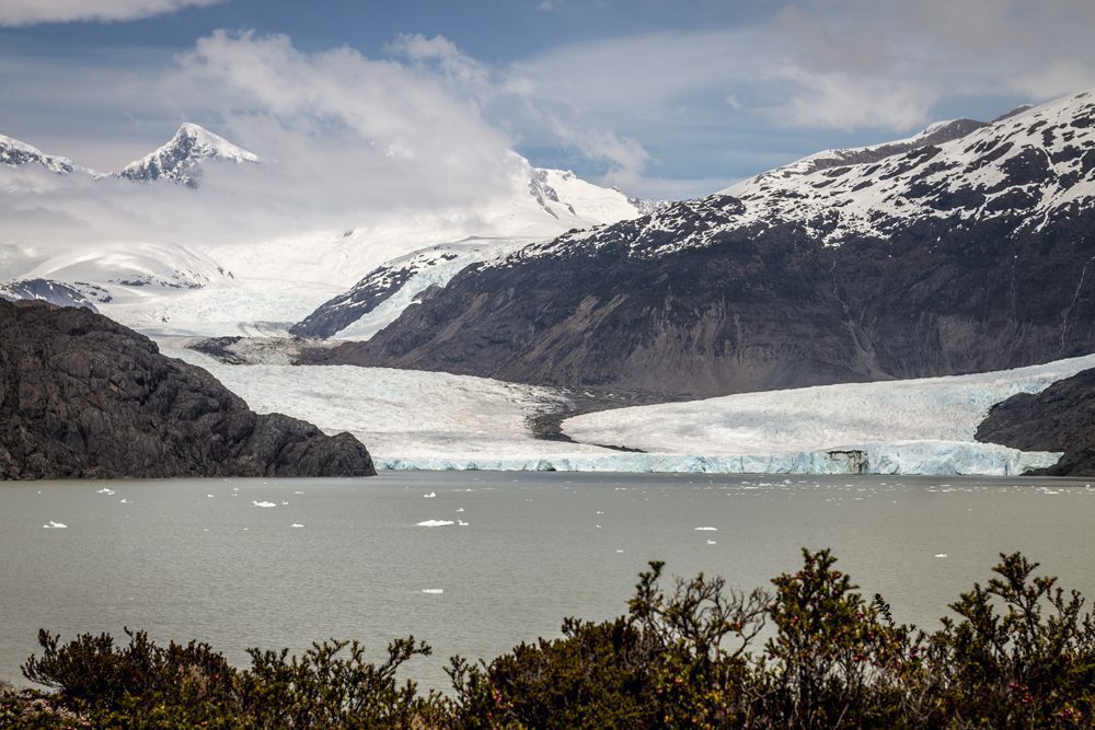 En búsqueda de una ruta de observación hacia el glaciar Lucía, en la Región de Aysén