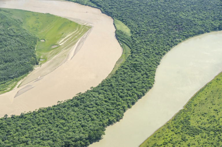 Vista aérea del río Bermejo, frontera norte de El Impenetrable y límite entre las provincias de Chaco y Formosa. Crédito: © Parques Nacionales.