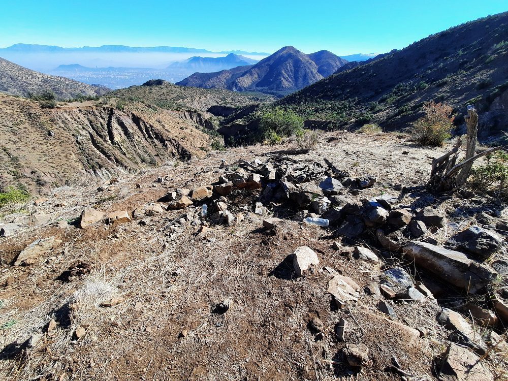 La ruta arqueológica del Valle del Mapocho-Maipo y los desconocidos sitios ceremoniales de la Sierra de Ramón
