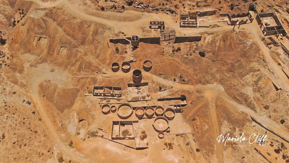 Vista aérea de la mina de oro Capote, explotada por los diaguitas, incas, españoles y chilenos hasta la década de 1960, comuna de Freirina ©Geoturismo Lickanantay