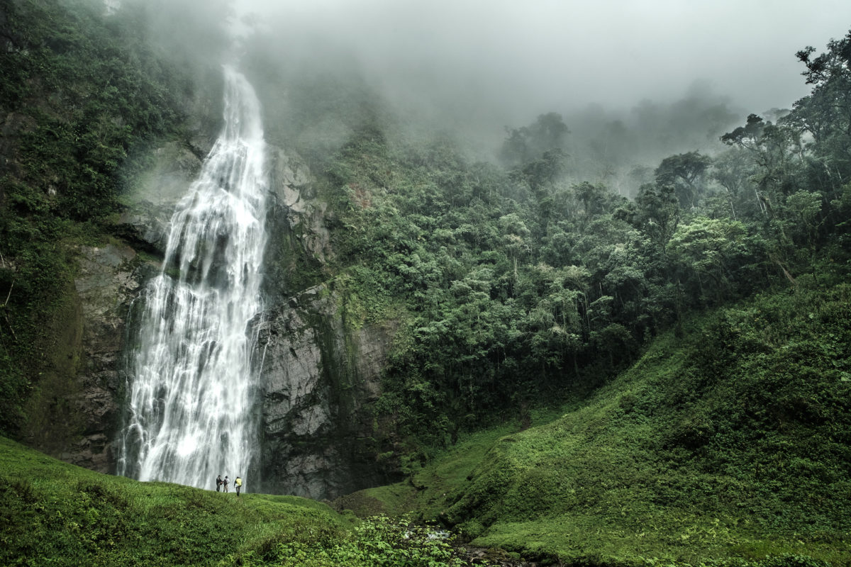 Cataratas en la Cordillera de Colán, región Amazonas. Crédito: © Axel Marchelie.
