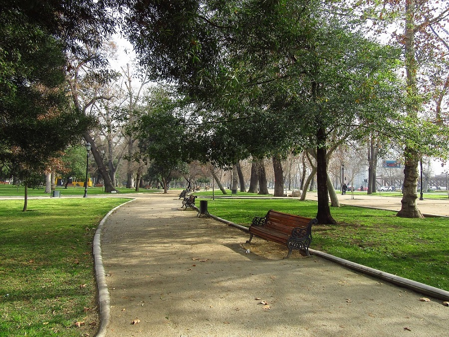 Parque Forestal en Santiago (referencial). Felipe Restrepo Acosta / Wikimedia Commons