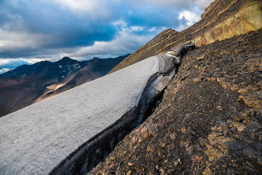 Uno de los muchos glaciares del camino -Travesía Pratt ©David Cossio.