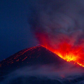 Volcanes y erupciones desde el aire: un impresionante trabajo fotográfico en el sur de Chile