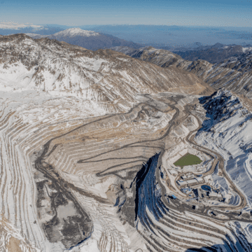 ESPECIAL MINERÍA #NaturalezaAcorralada | Chile: 40 proyectos mineros cercan 16 parques y reservas nacionales