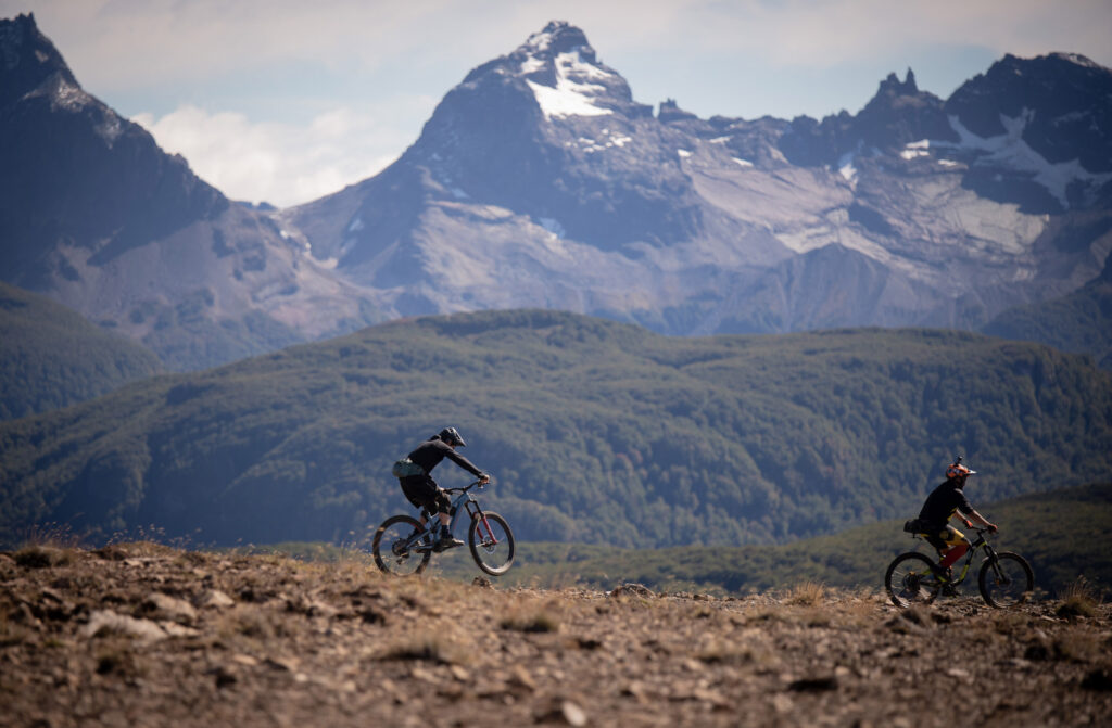 Trail Summit Patagonia y la importancia de la construcción racional y sostenible de senderos en la práctica del mountainbike. Créditos a Roberto Diashe / @roberto_diashe