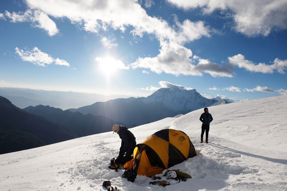 Visitar la montaña en invierno: una guía con los mejores senderos para recorrer en los meses fríos