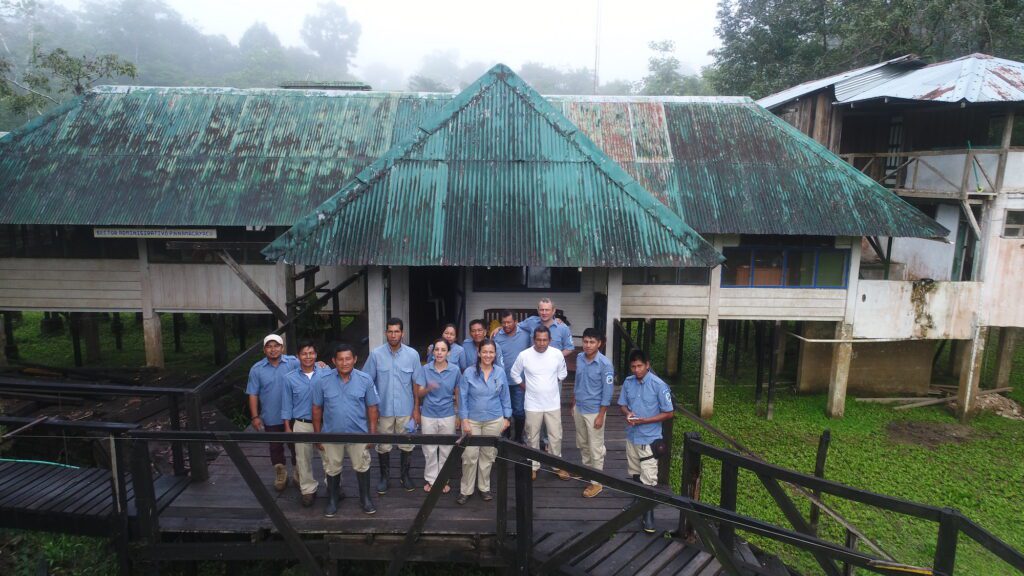 El equipo del Parque Nacional Natural Amacayacu cuenta con 31 integrantes, de los cuales 26 son personas locales. Foto: PNN Colombia