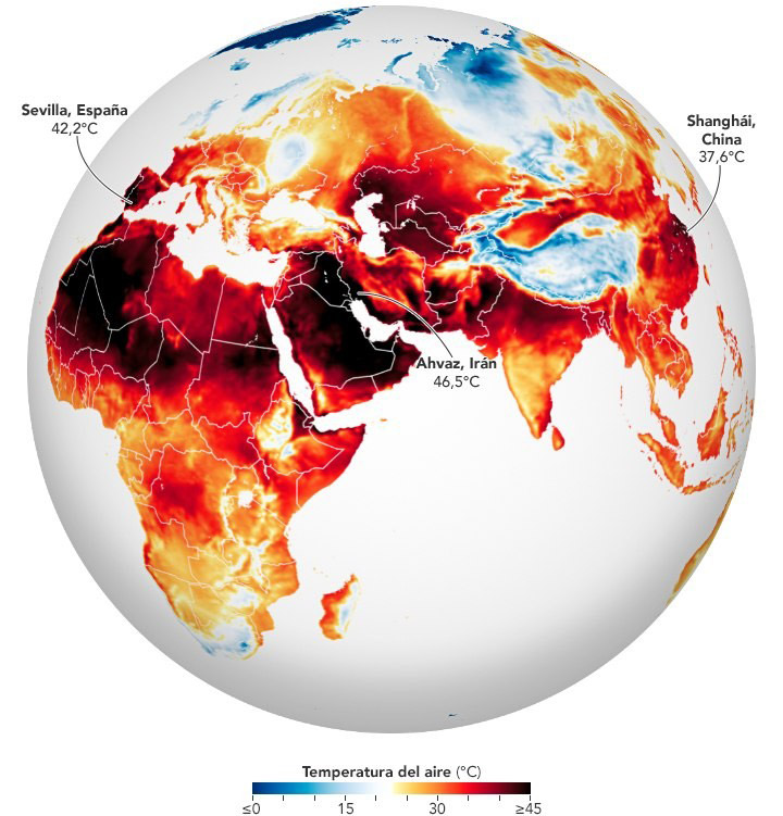 Las temperaturas del aire de la superficie a través de la mayor parte del hemisferio oriental el 13 de julio de 2022. El mapa fue producido combinando observaciones con una versión del modelo global del Sistema de Observación de la Tierra Goddard, que utiliza ecuaciones matemáticas para representar los procesos físicos en la atmósfera. NASA