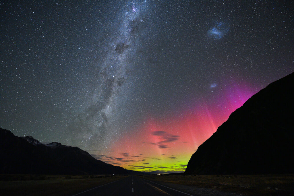Aurora austral en Nueva Zelanda, un escenario impresionante.