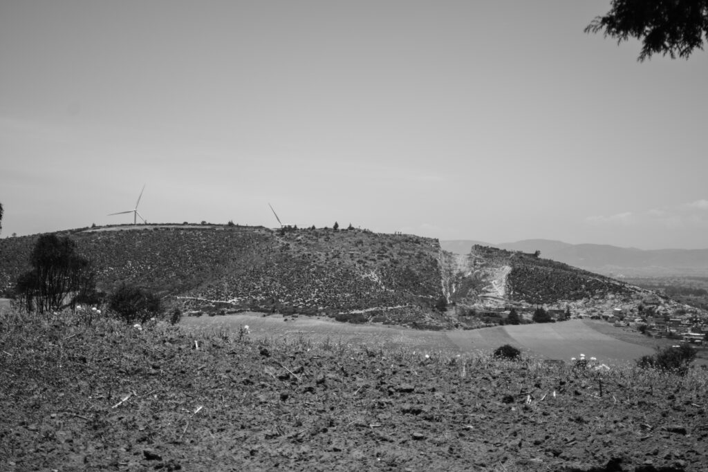 Marcas del gasoducto que cruzaba por el territorio de Esperanza. Foto_ Alma Xochitl Zamora.