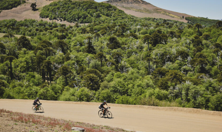 “Qué viene ahora”: Estrenan documental de la carrera de ultraciclismo Across Andes