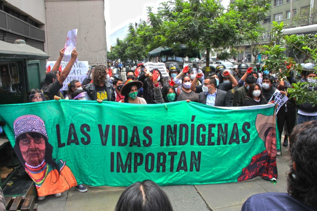 Movilización en Lima, Perú por justicia para defensores ambientales asesinados. Créditos: MOCICC