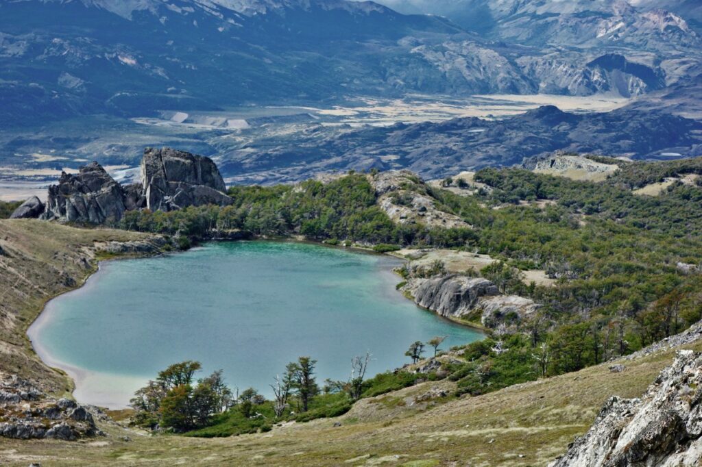 Primera laguna desde la bajada del cerro Tamanguito. Créditos José Antonio Mena.