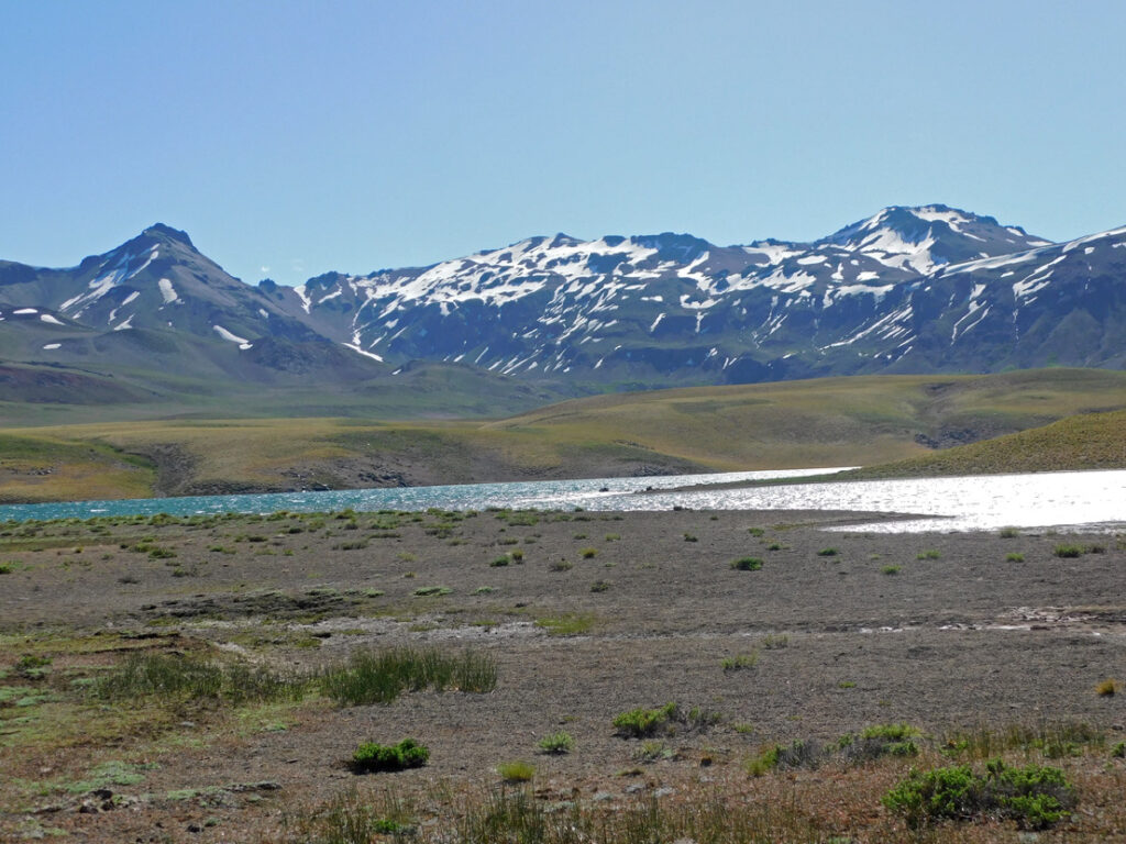 Laguna del Piojo, circuito laguna del Maule. Créditos Álvaro Vivanco/ Andeshandbook.