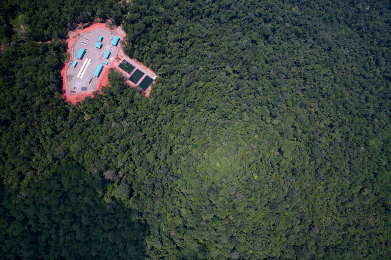 Campo petrolero Pañacocha en la Amazonía, Sucumbíos, Ecuador. Foto: Alejandro Arteaga.