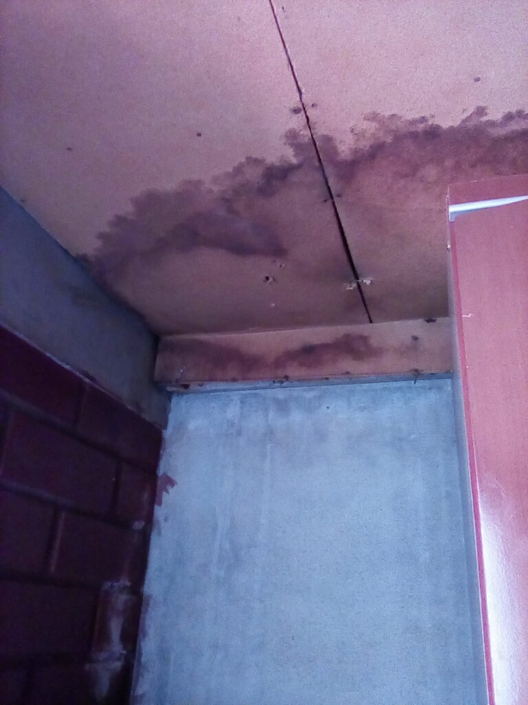 Afectación en una vivienda en Villa El Salitre.