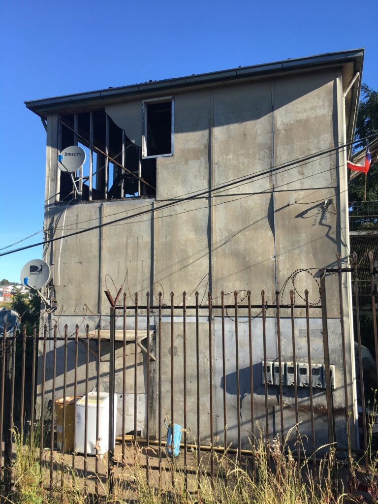 Vivienda deteriorada en Villa el Salitre.